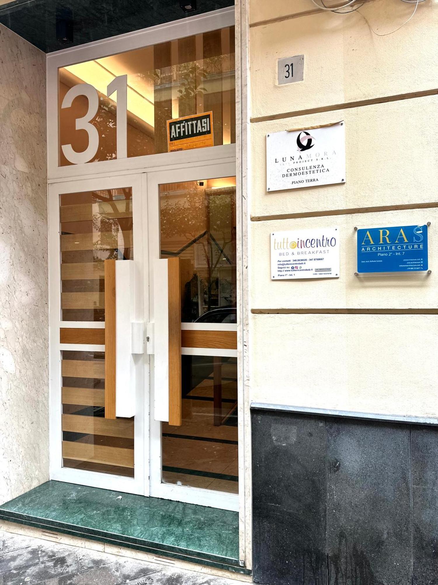 Tuttoincentro Bed and Breakfast Salerno Eksteriør billede